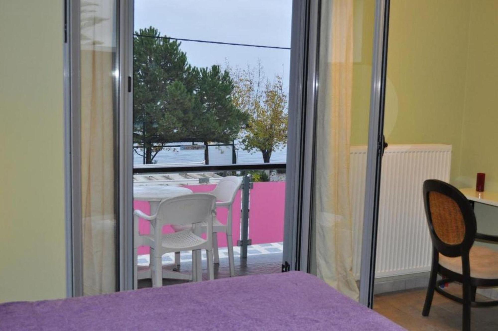 Apartment Okeania Seafront In