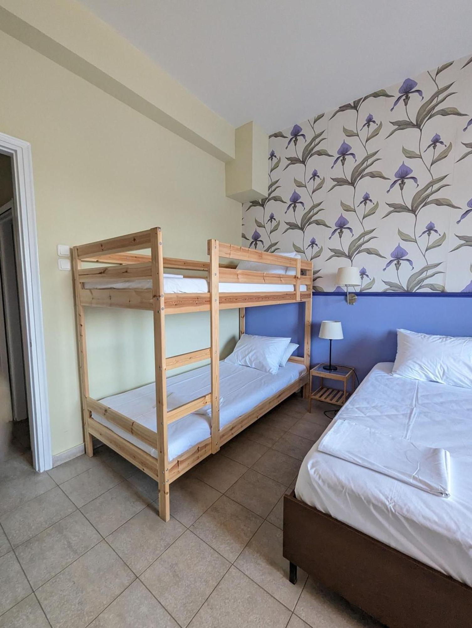 Apartment Okeania Seafront In Kamena Vourla