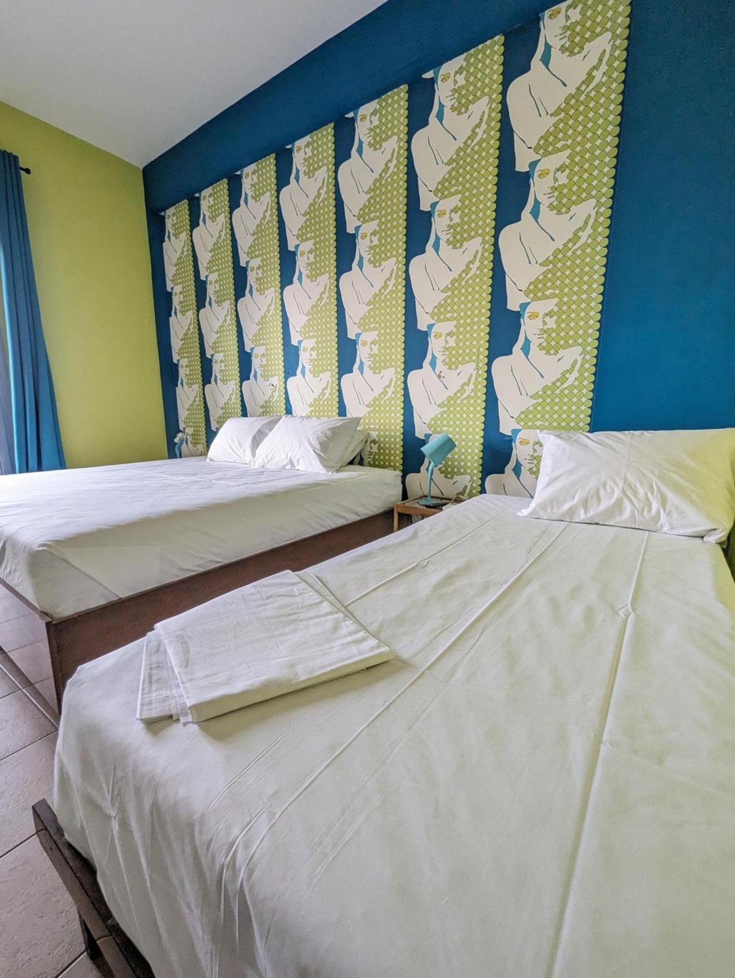 Okeania Seafront In Apartment Kamena Vourla