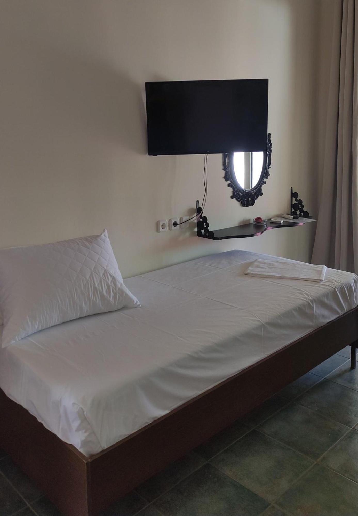 Apartment Okeania Seafront In Kamena Vourla